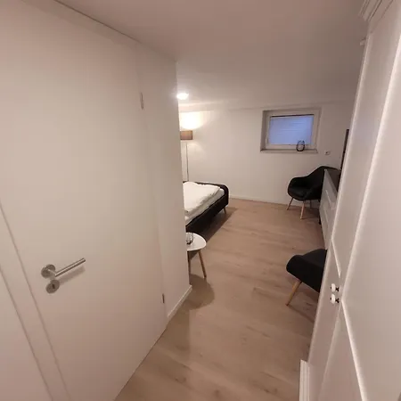 Im Souterrain Mit Eigenem Bad Celle